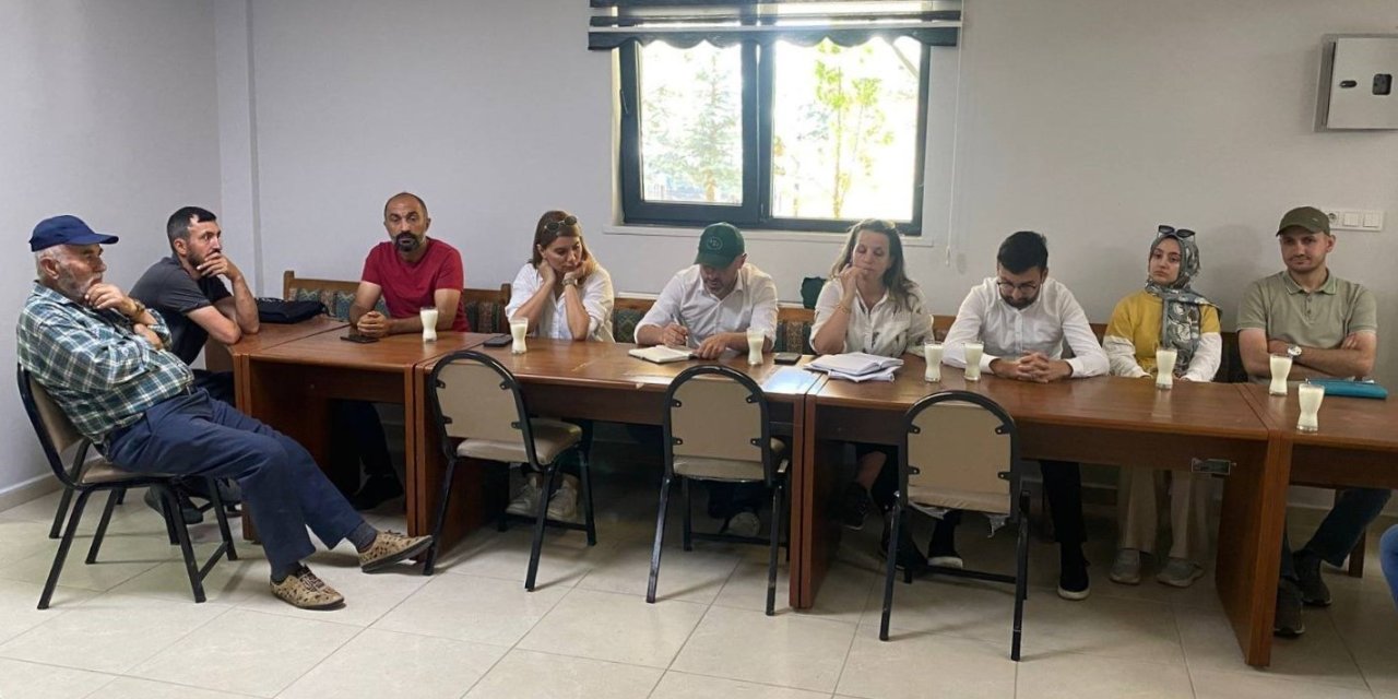 Bayburt’ta arazi toplulaştırma çalışmaları hakkında çiftçiler bilgilendirildi