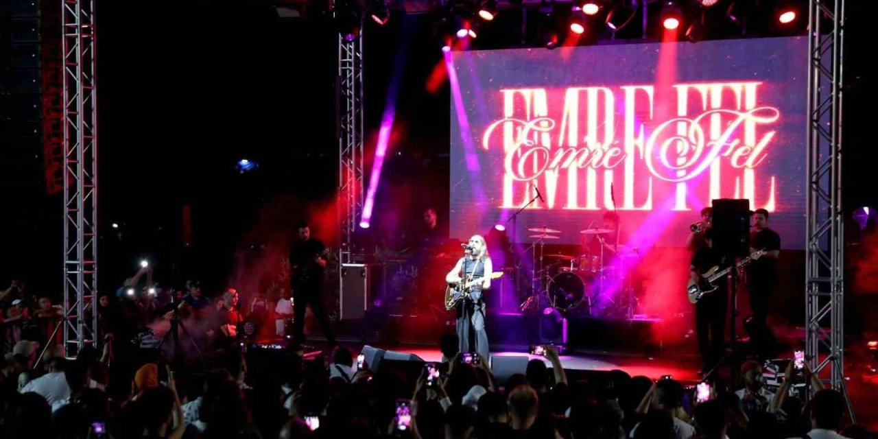 Bafra’da Emre Fel konseri