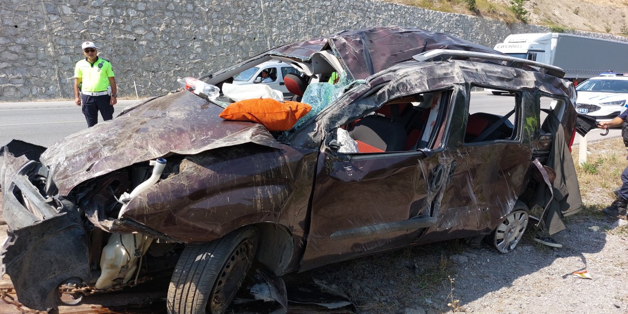 Samsun'da hafif ticari araç takla attı: 1 ölü, 3 yaralı