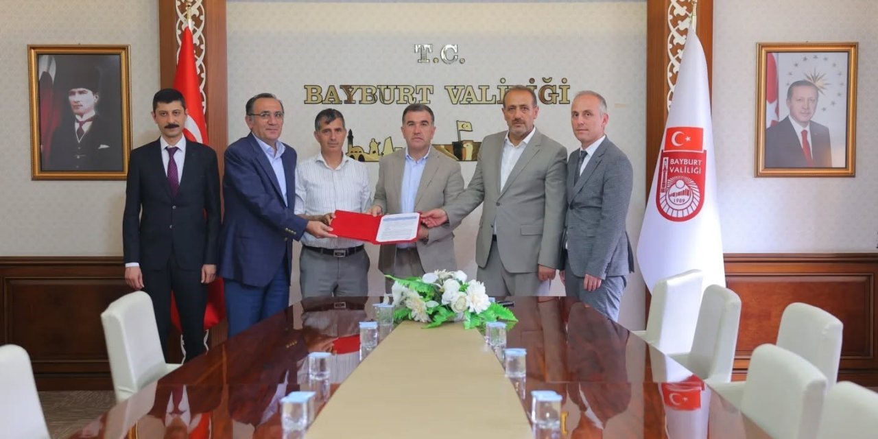 Bayburt’ta 300 Milyon Liralık Tarım Yatırımında İmzalar Atıldı