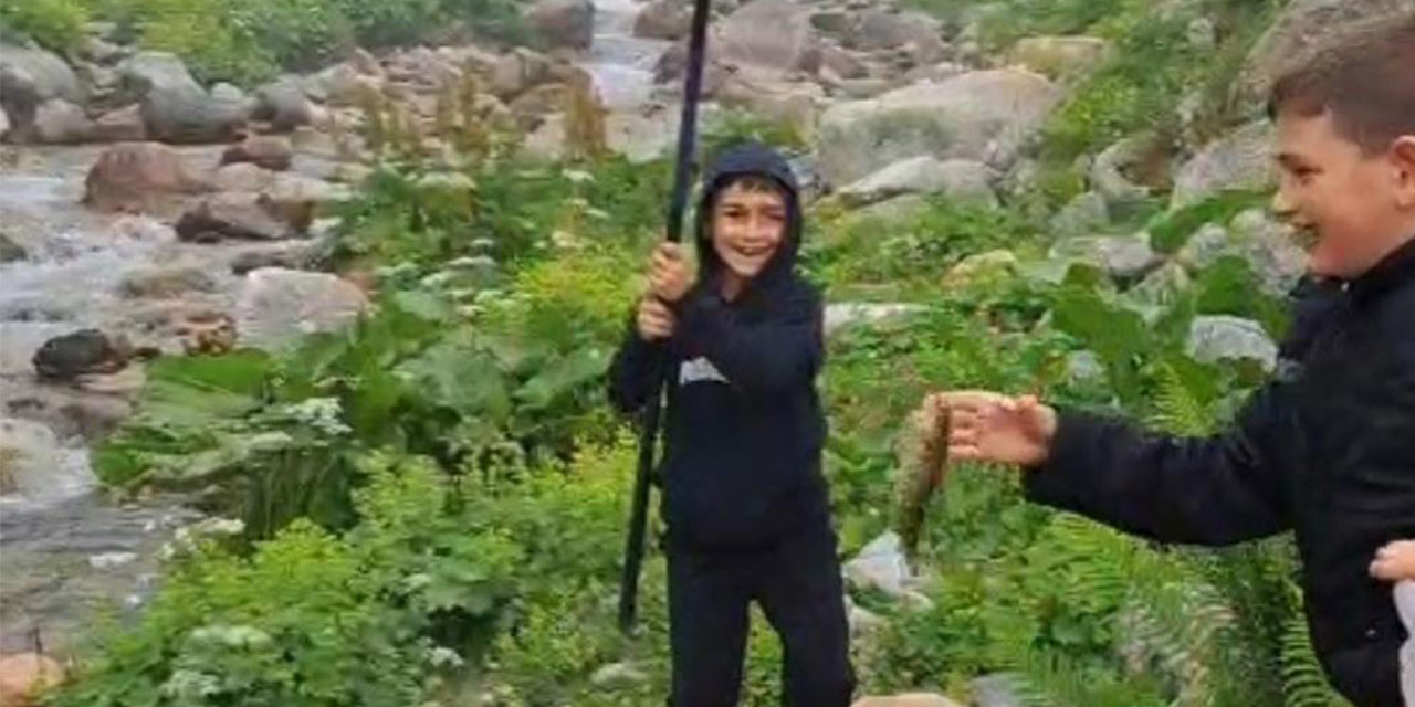Rizeli miniklerin görülmeye değer ilk balık tutma mutluluğu