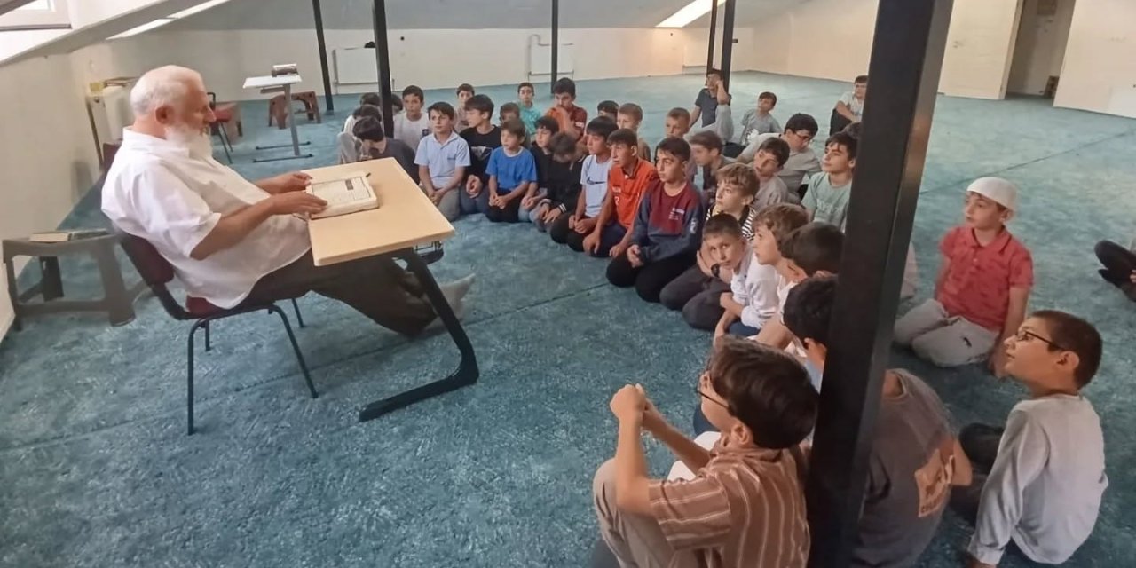 Kur’an Kursu Öğrencilerine Ailenin Önemi Anlatıldı