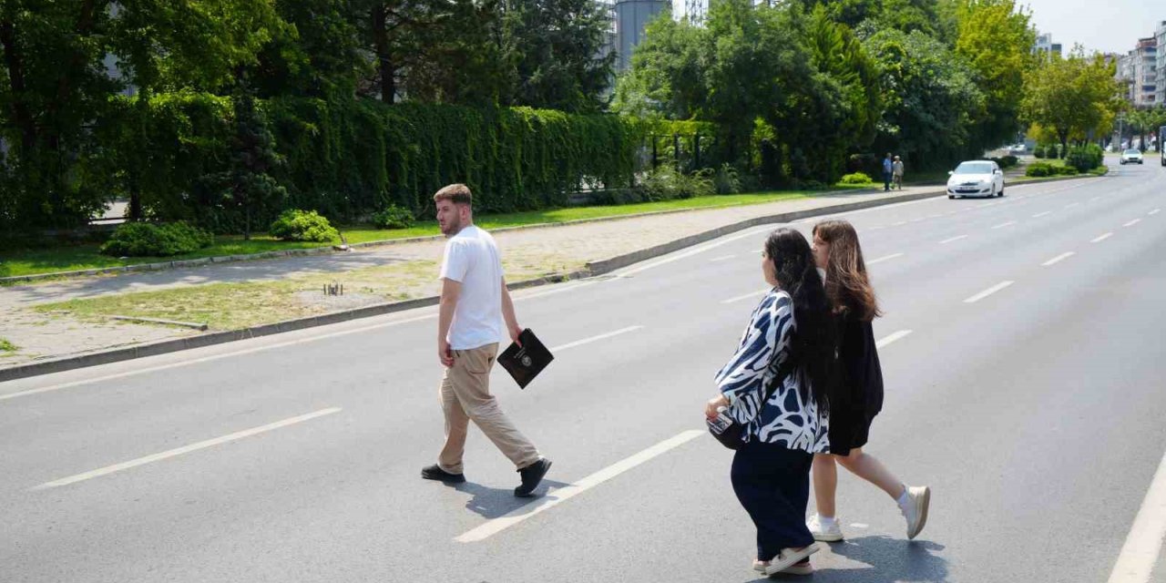 Yayaların ölümle burun buruna geçiş yarışı