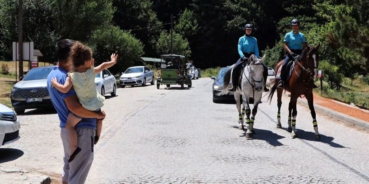 Atlı Jandarma Timleri Abant’ta Görev Başında