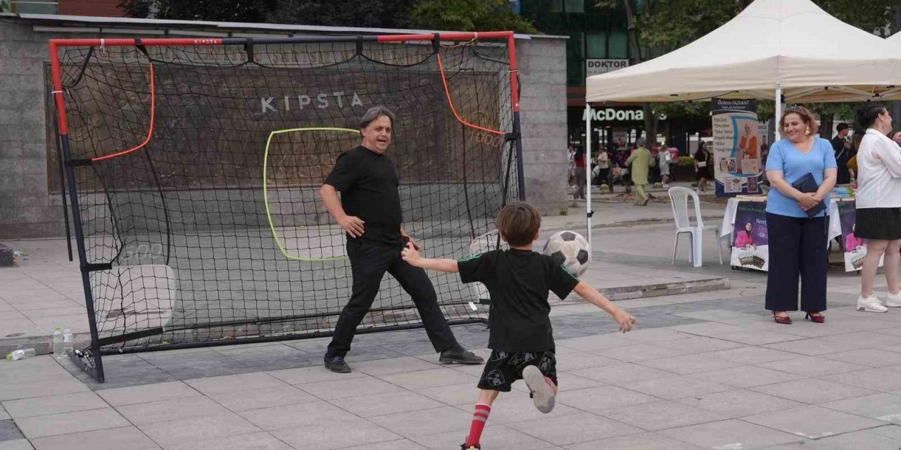 Dünya Düzce Günlerinde çocuklar sosyal ve sportif etkinliklerle eğlendi