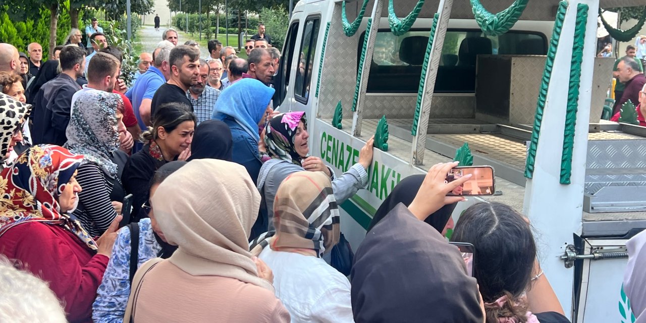 Kırklareli'nde Yaşanan Sel Felaketinde Hayatını Kaybeden Raile Şimşek'in Cenazesi Denizli'ye Götürüldü