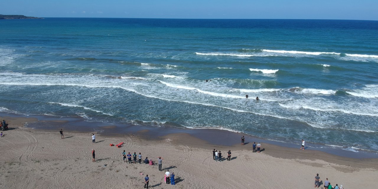 Sinop'ta Babasıyla Birlikte Denize Giren Ahmet, Kayboldu