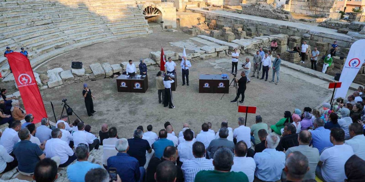 2 bin 300 yıllık amfide meclis toplantısı