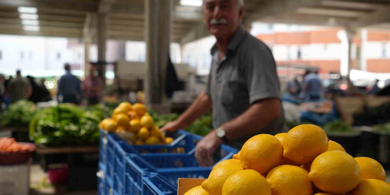 Bayburt’ta artan limon fiyatları limonlu çayın tadını kaçırdı: "Limonlu çay keyfimize limon sıkıldı"