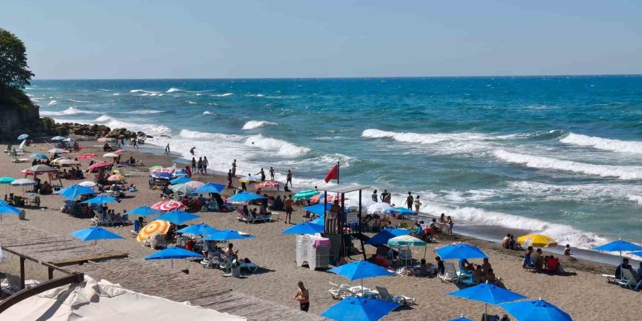 Akçakoca’da denize girilmemesi kararı alındı