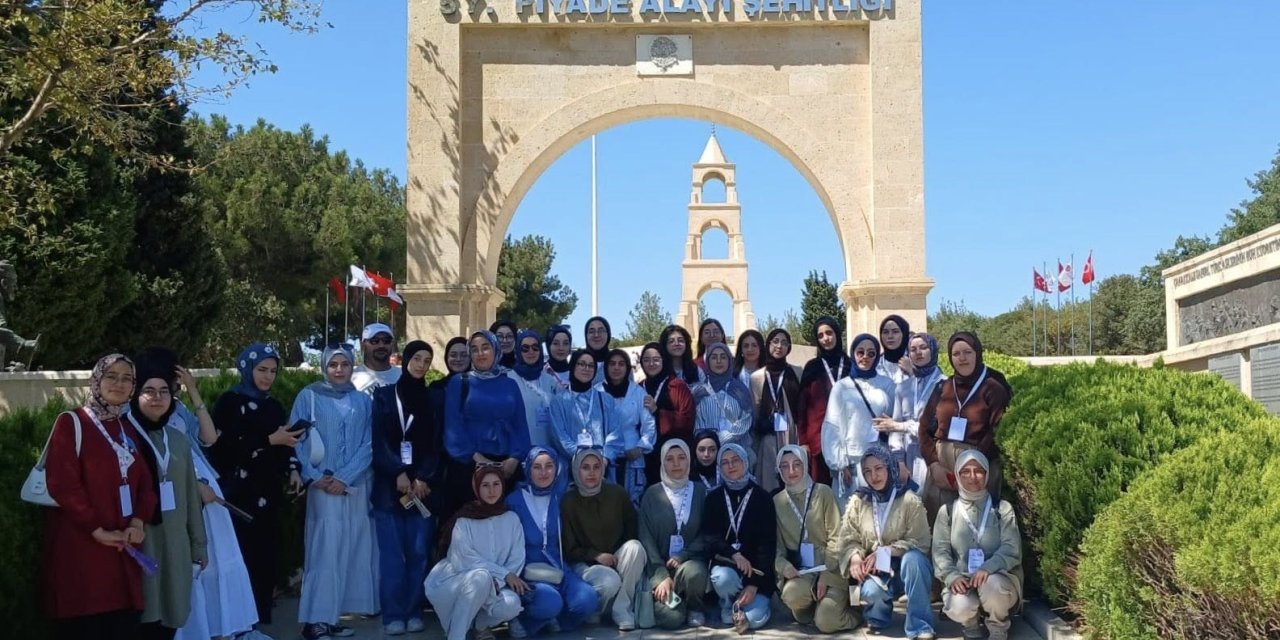 ‘110. Yılda 110 Bin Genç’ projesi kapsamında Çanakkale’ye giden Bayburtlu öğrenciler döndü