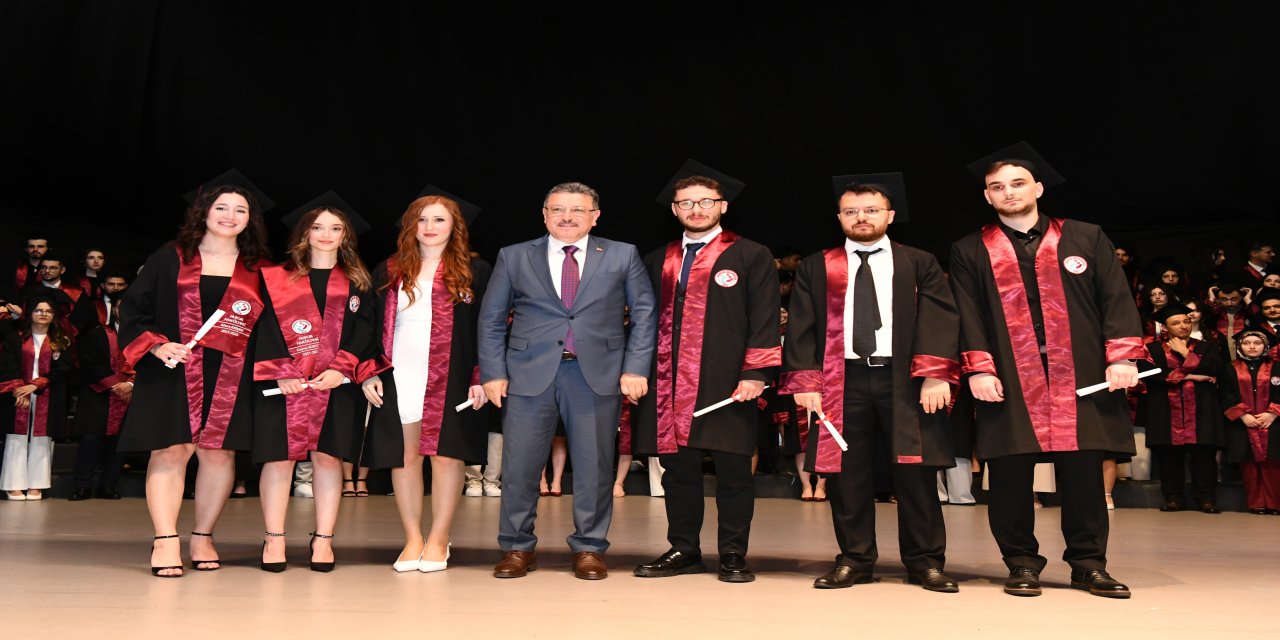 Başkan Genç, Üniversite Okuyacak Gençleri Trabzon’a Davet Etti
