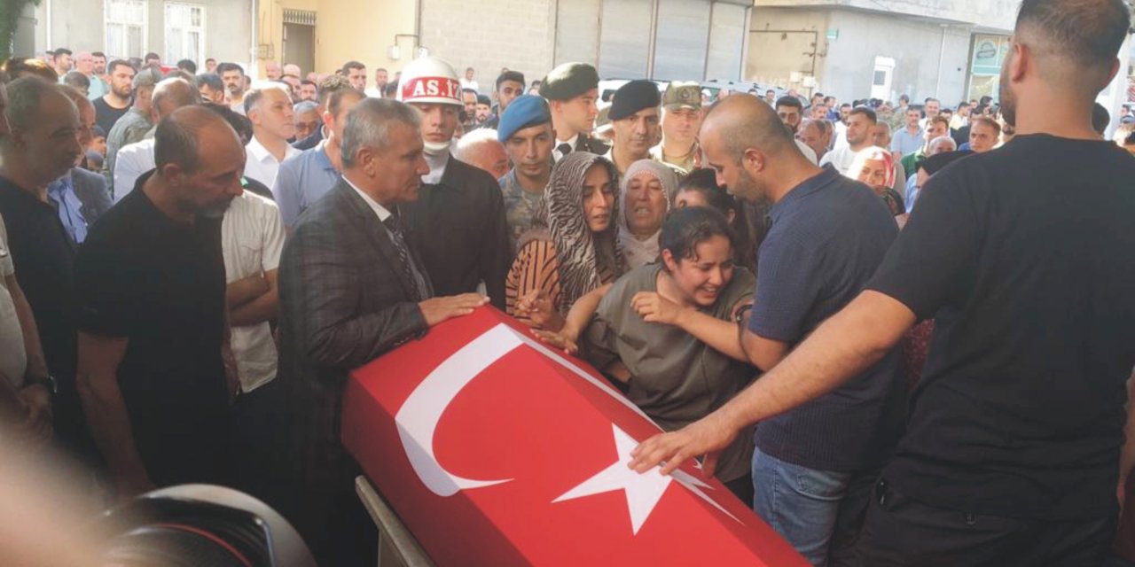Pençe- Kilit Operasyonu Bölgesinde Vefat Eden Uzman Çavuş, Adıyaman'da Toprağa Verildi