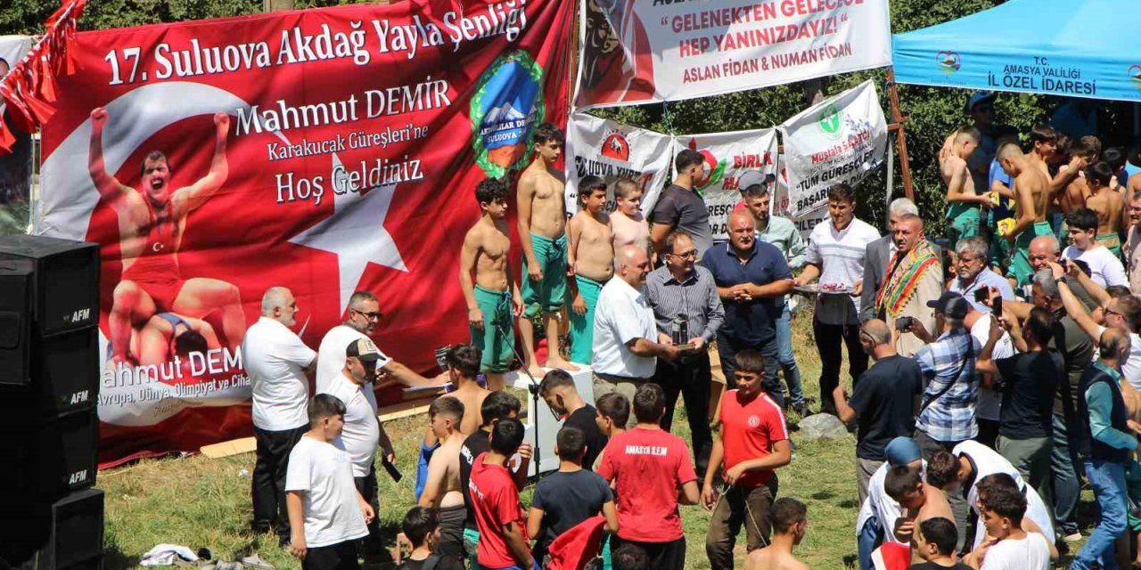 Mahmut Demir’in memleketine ‘şampiyona’ jesti
