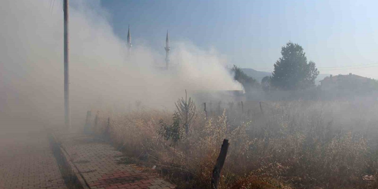 Bolu’da hurda deposunda yangın: Dumanlar gökyüzünü kapladı