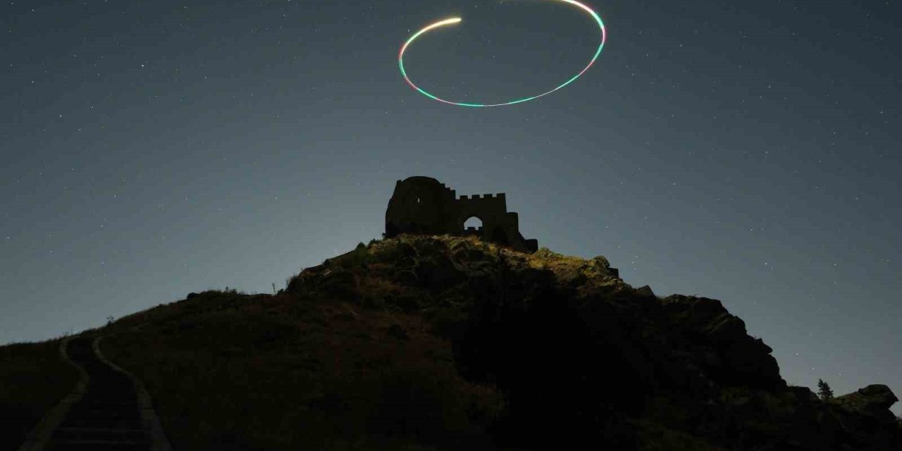700 yıllık Kov Kalesi’nde perseid meteor yağmuru büyüledi
