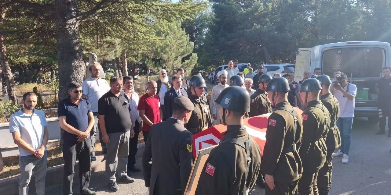 Genç yaşta hayatını kaybeden Bolulu asker son yolculuğuna uğurlandı