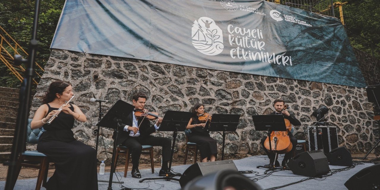 Ağaran Şelalesi’nde sanat rüzgarı esti