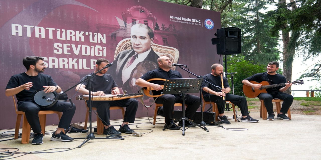 Atatürk’ün Sevdiği Şarkılar Köşk’te Yankılanıyor
