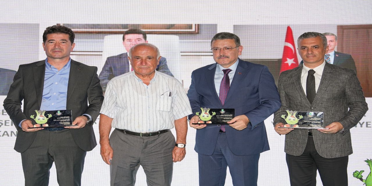 Başkan Kaya’ya ‘Fındığa Değer Katanlar Ödülü’ Verildi