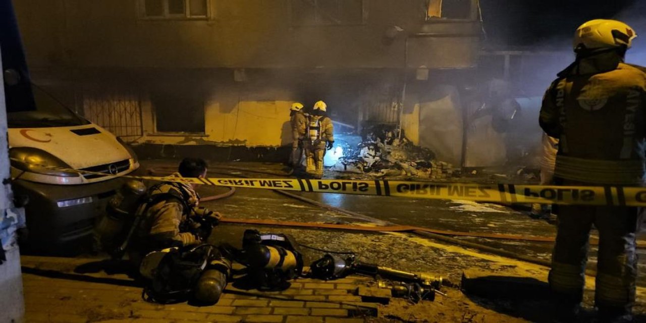 Avcılar'da çorap üretim atölyesi alevlere teslim oldu