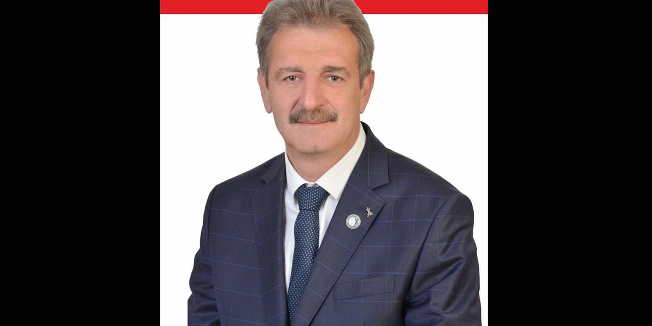 Rize'nin Efsane Muhtarı Nihat Meral, Hayatını Kaybetti