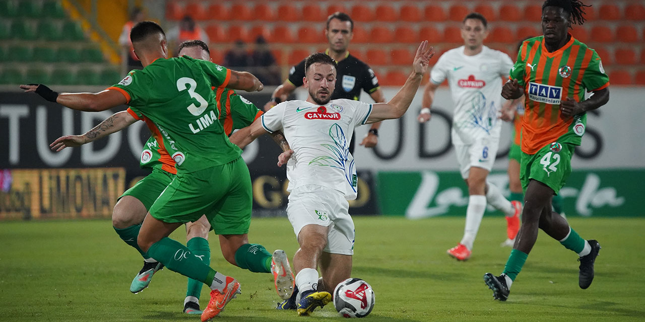Çaykur Rizespor Alanya'dan İlk Puanını Çıkardı