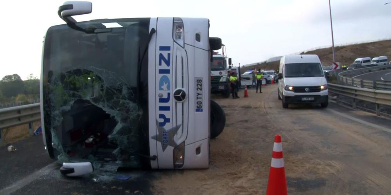 Kuzey Marmara Otoyolu’nda yolcu otobüsü devrildi: 3 ölü, 20 yaralı