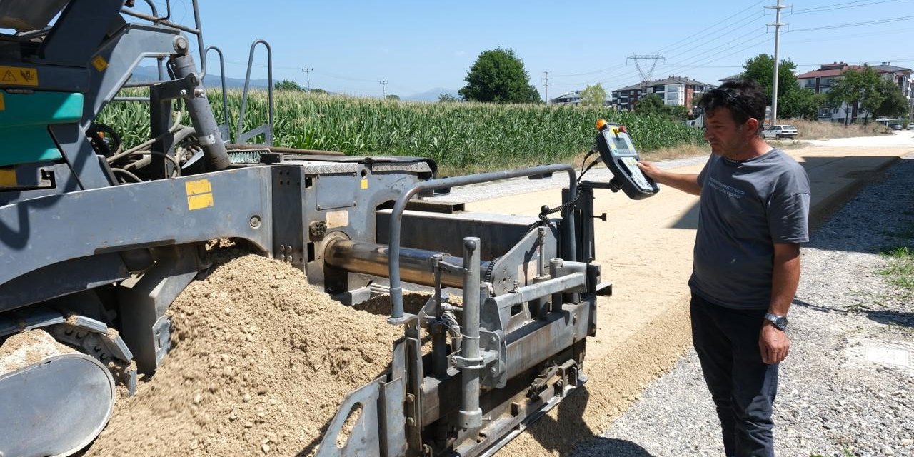 Bolu Belediyesi ekipleri şehrin dört bir yanında çalışıyor