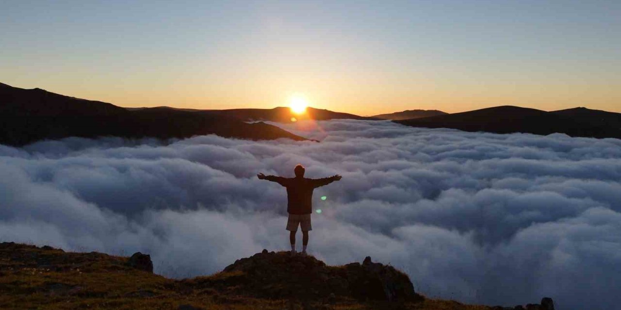 Gümüşhane zirvelerinden masalsı manzaralar