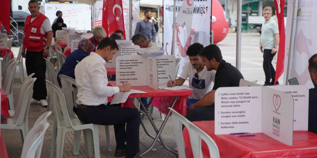 Hedef 1919 Kan Bağışı Kampanyası: İlk gün 210 ünite kan toplandı