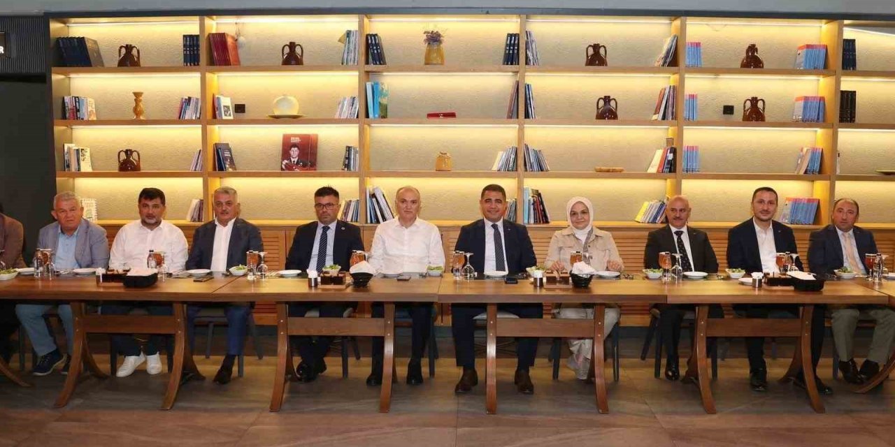 İl Müdürü İsa Yazıcı’ya veda yemeği