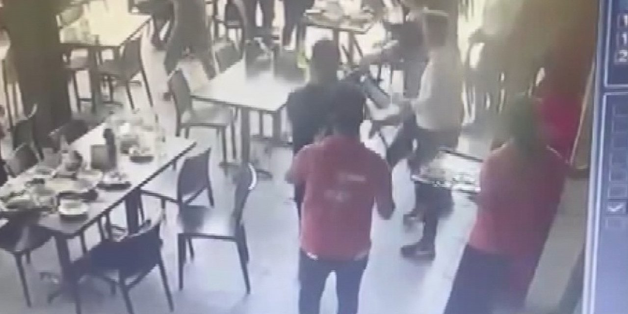 Garsona, 'Yemeği Geç Getirdin' Dayağı