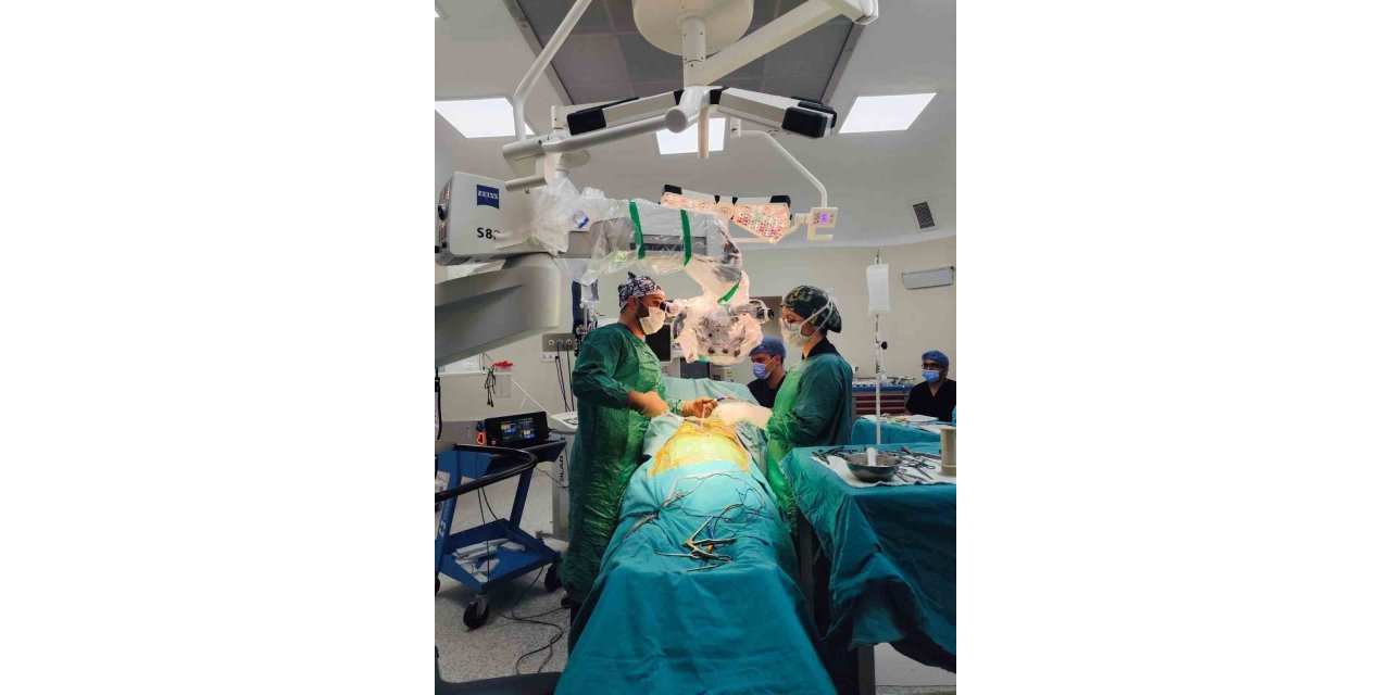 Bayburt’ta ilk kez yapılan boyun omuru operasyonu başarıyla gerçekleştirildi