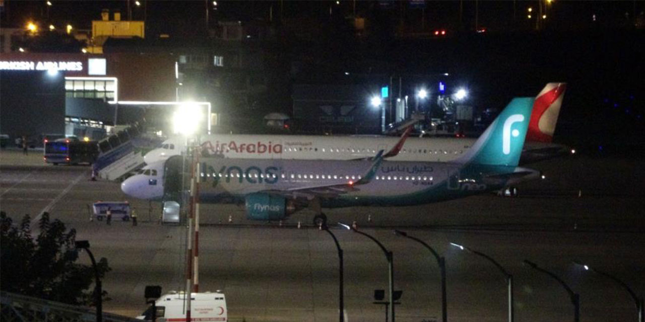 Trabzon-Cidde seferi yapan uçak kalkıştan 8 dakika sonra acil iniş yaptı