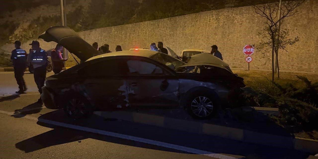 Ters yola giren otomobil, karşı yönden gelen başka araca çarptı: 1 yaralı