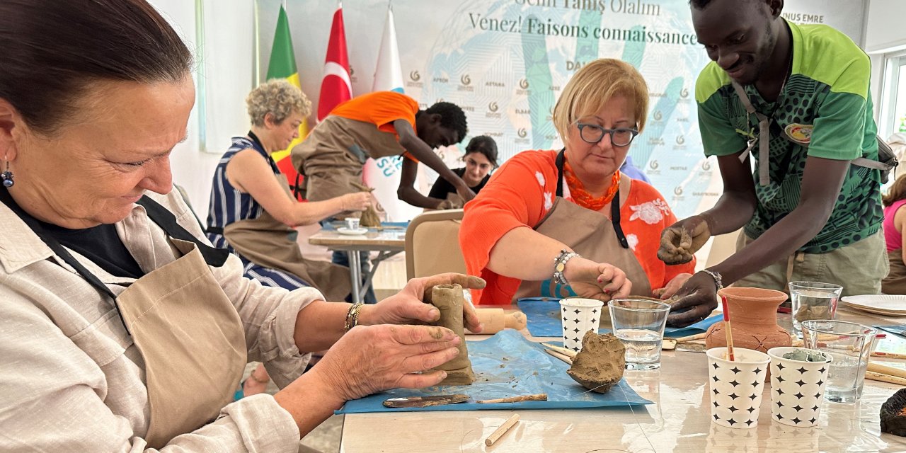 Senegal'de Engelli Ve Down Sendromlu Çocuklara Yönelik Sanat Atölyeleri Yapılıyor