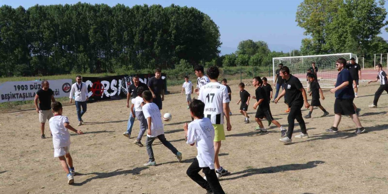Düzceli Beşiktaşlılar köy okulunu boyayıp spor alanları yaptı