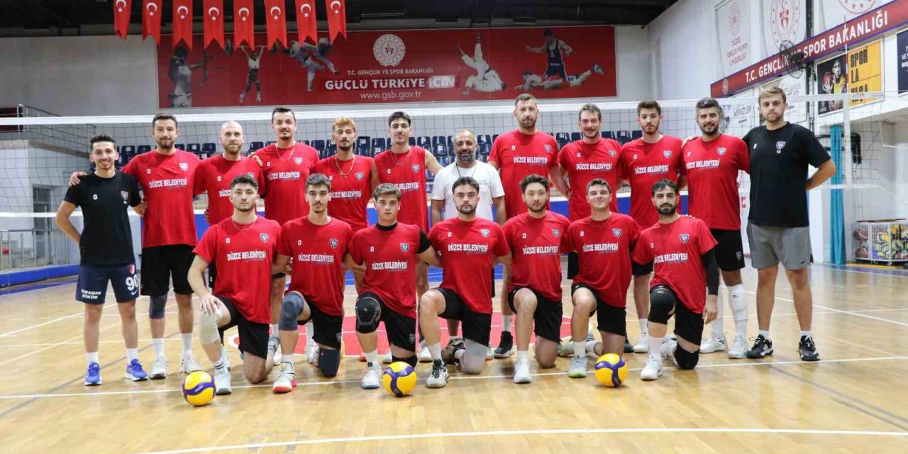Voleybol takımı yeni sezona hazırlanıyor