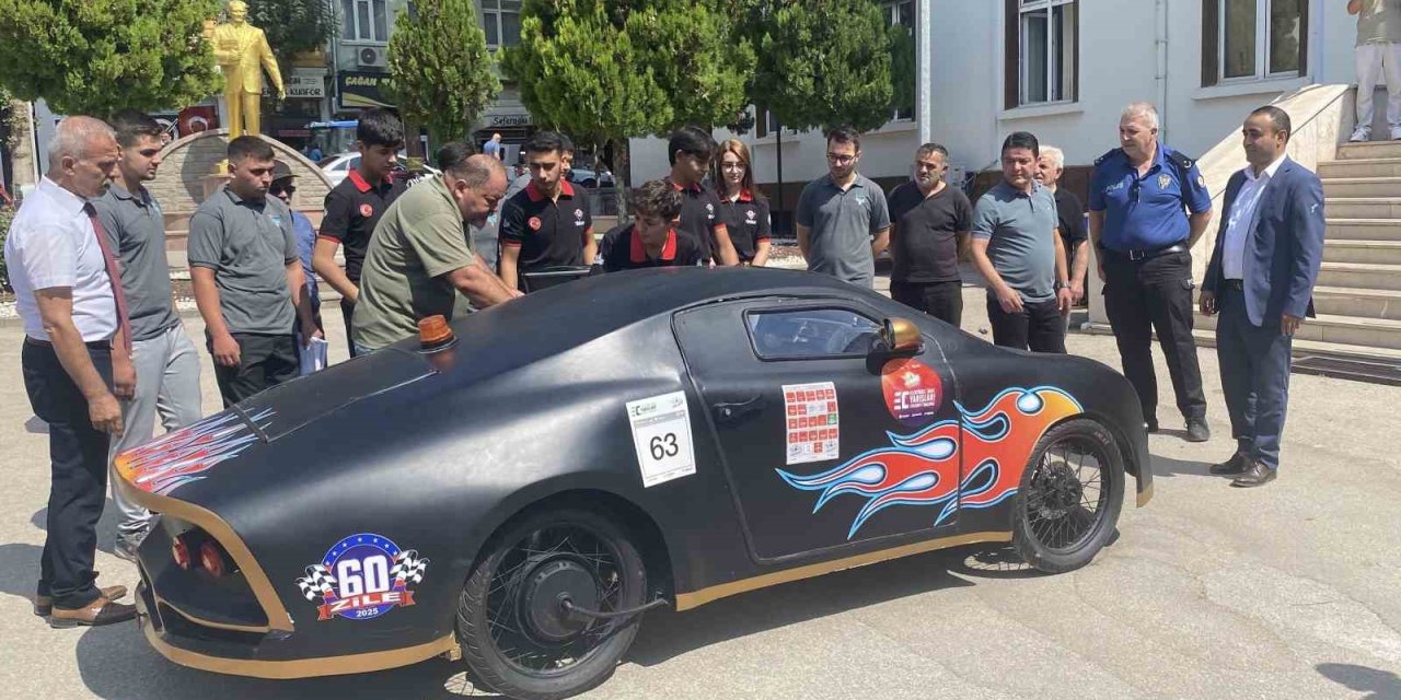 Tokatlı gençler elektrikli araç yarışlarında Türkiye birincisi oldu