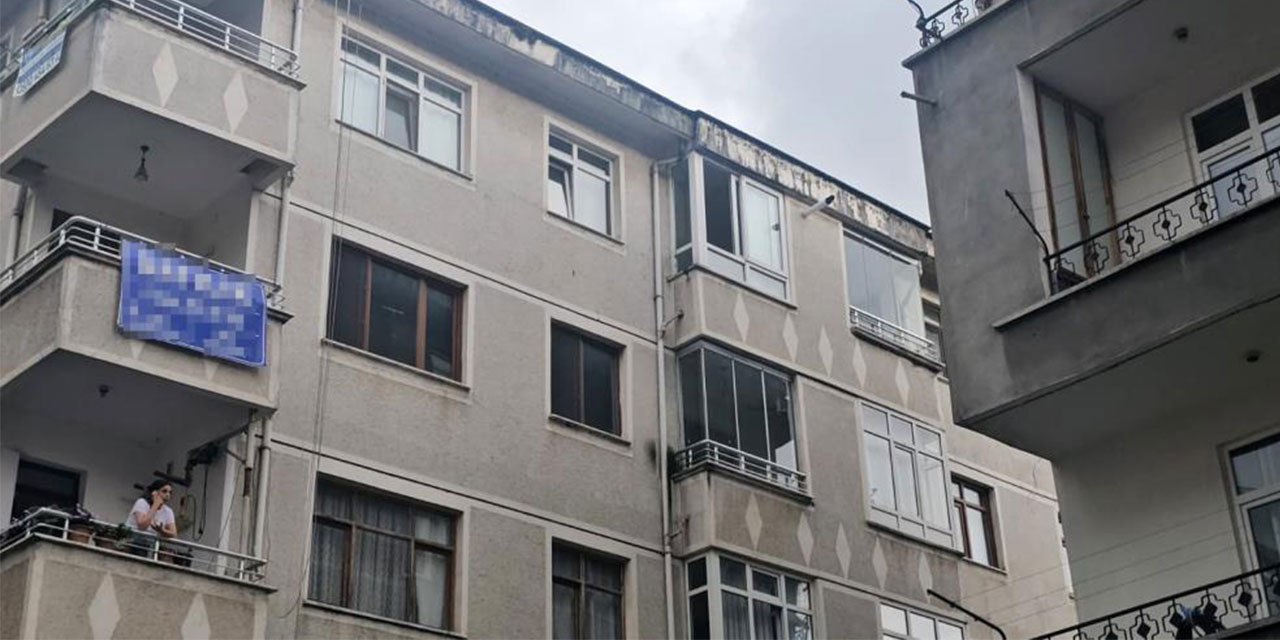 Artvin'de 10 günlük bebek 5. kattan babasının kucağından düşerek hayatını kaybetti