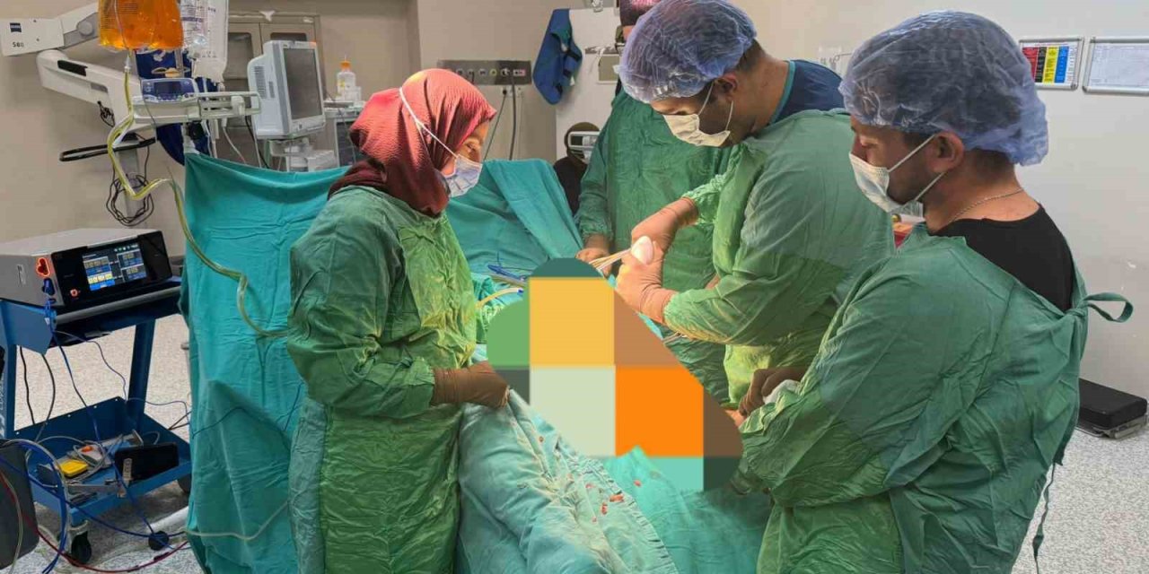 Çift taraflı diz proteziyle 73 yaşındaki hastanın ağrıları giderildi