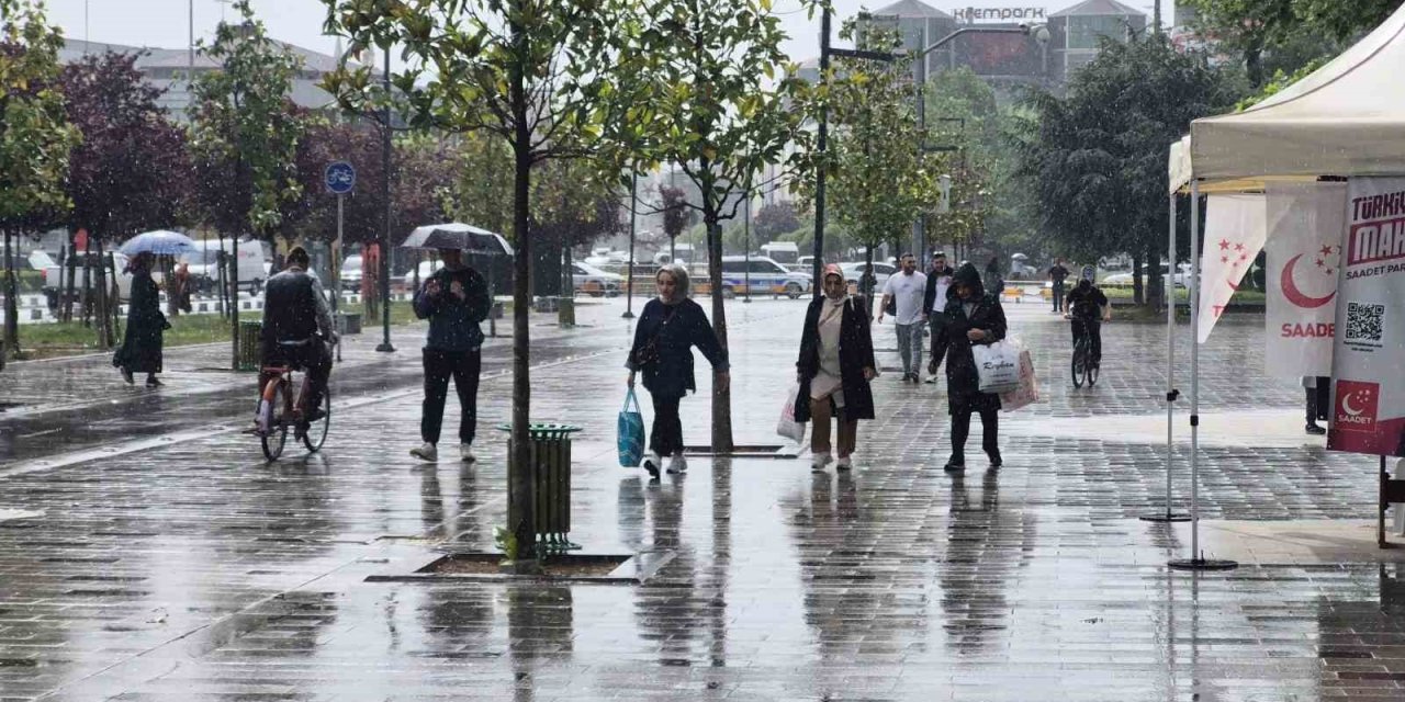 Düzce ve çevresinde sağanak yağış uyarısı