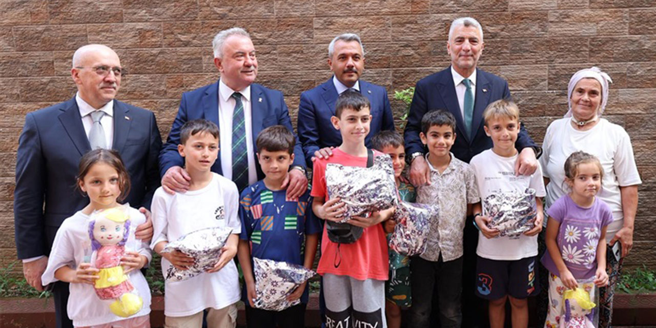 Ticaret Bakanı Bolat, Rize'de Bir Dizi Ziyarette Bulundu