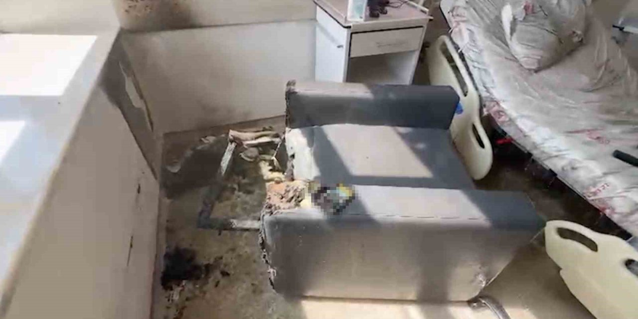 Sigaranın çıkardığı yangın hastaneyi küle çeviriyordu