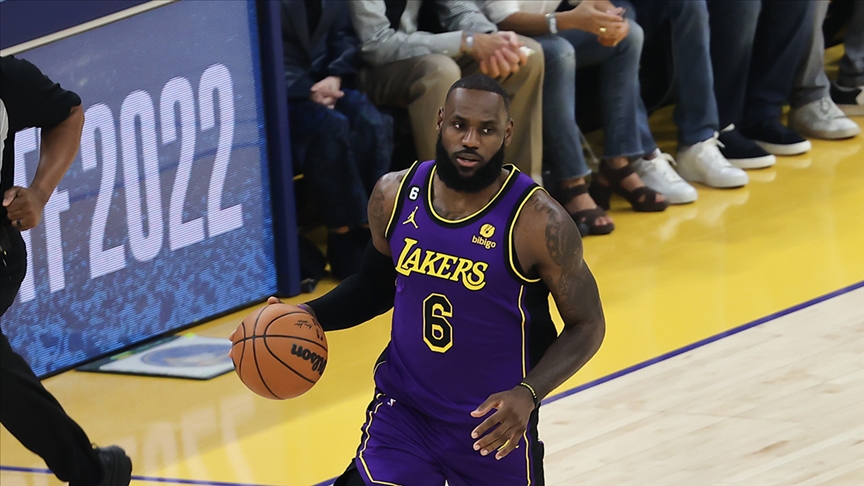 LeBron James'in rekoru "NBA'in en iyisi" tartışmalarını körükledi