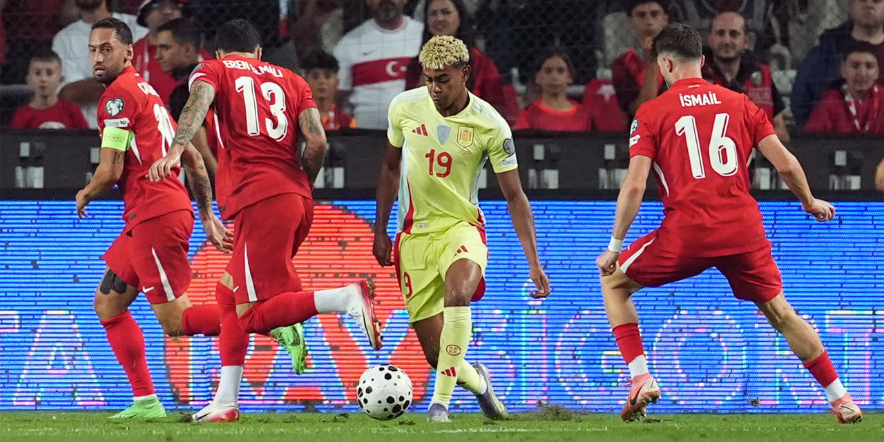 A Milli Futbol Takımı, İspanya'ya farklı yenildi