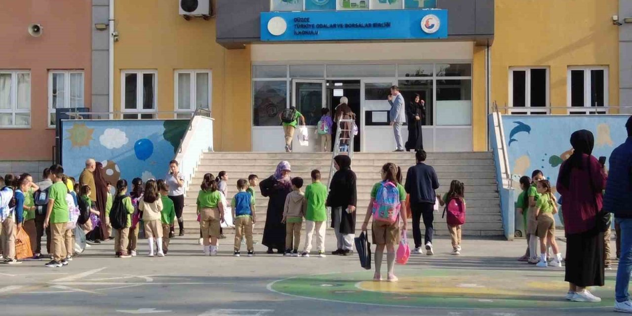 Düzce’de 76 bin 838 öğrenci için ders zili çaldı