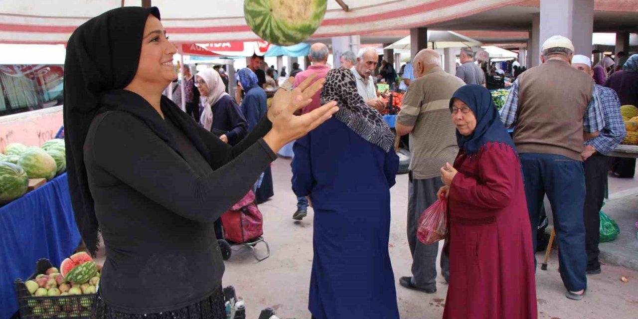 Köyün çalışkan kızı Esra’nın tarladan pazara uzanan umut hikayesi