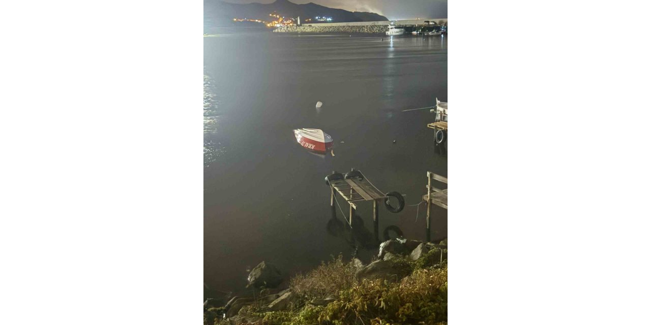 Filyos’ta hortum çıktı, balıkçı teknesi battı